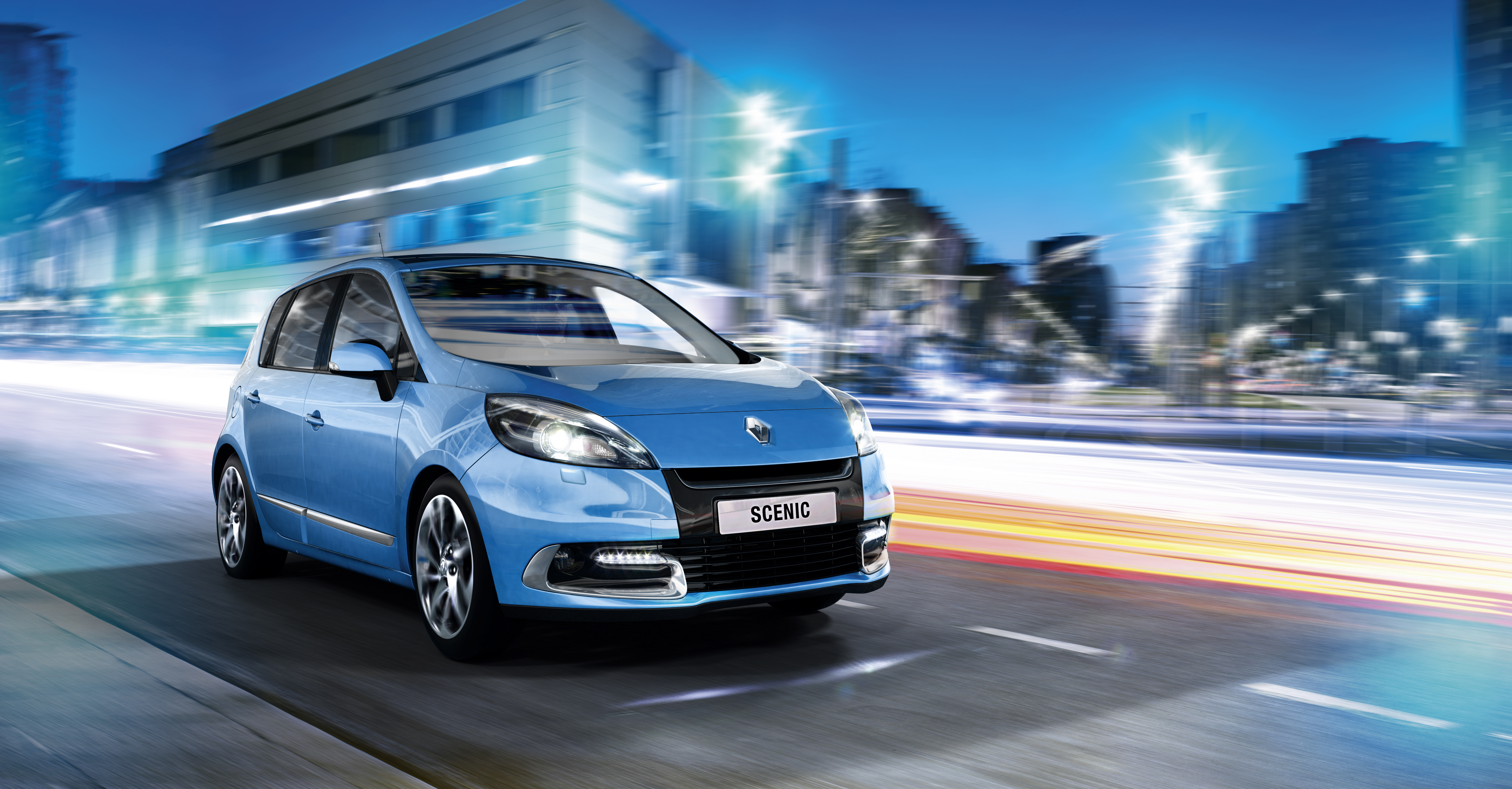 Renault Scenic 2013-6.jpg